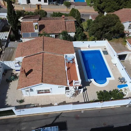 Semesterbostad Morar *